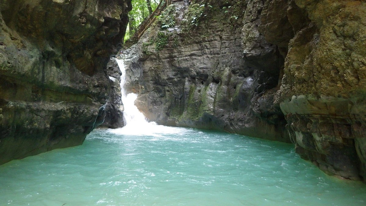 12 waterfalls Excursion
